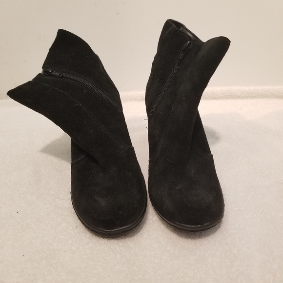 Thredup(PRICE IS FIRM!)Strictly Comfort Heeled Booties - Picture 3 of 10